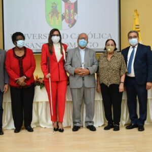 Francina Hungría, Benito Ángeles, junto a las autoridades académicas de la UCSD