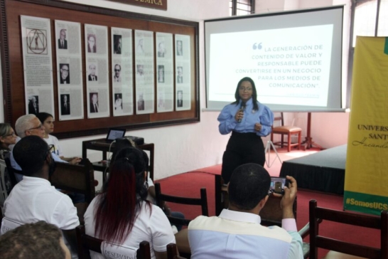 Charla EMPRENDER CON UN MEDIO DE COMUNICACIÓN DIGITAL