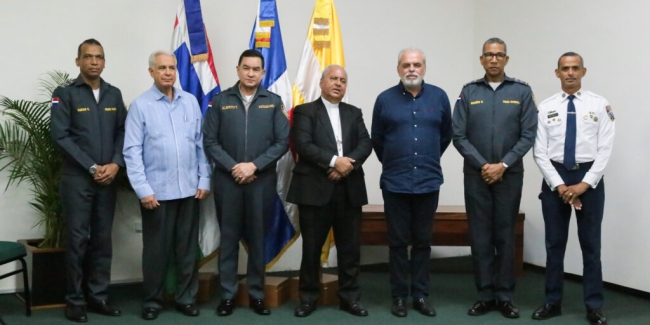 Policia nacional y UCSD firman convenio para elevar la educacion de los agentes7