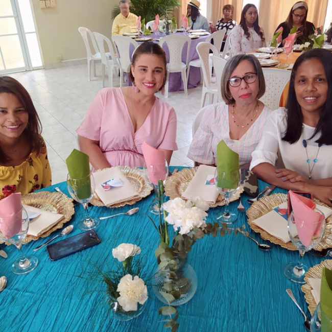 ALMUERZO EL DÍA DE LA SECRETARIA5