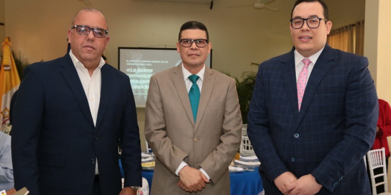 Gustavo de los Santos Coll, Ricardo Nieves, Manuel Romero