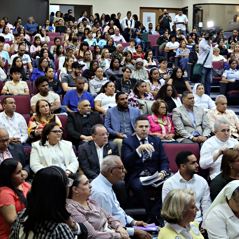 03 Auditorio P. Ramón Alonso Beato, 4° Foro de Medicina y Salud en la UCSD.