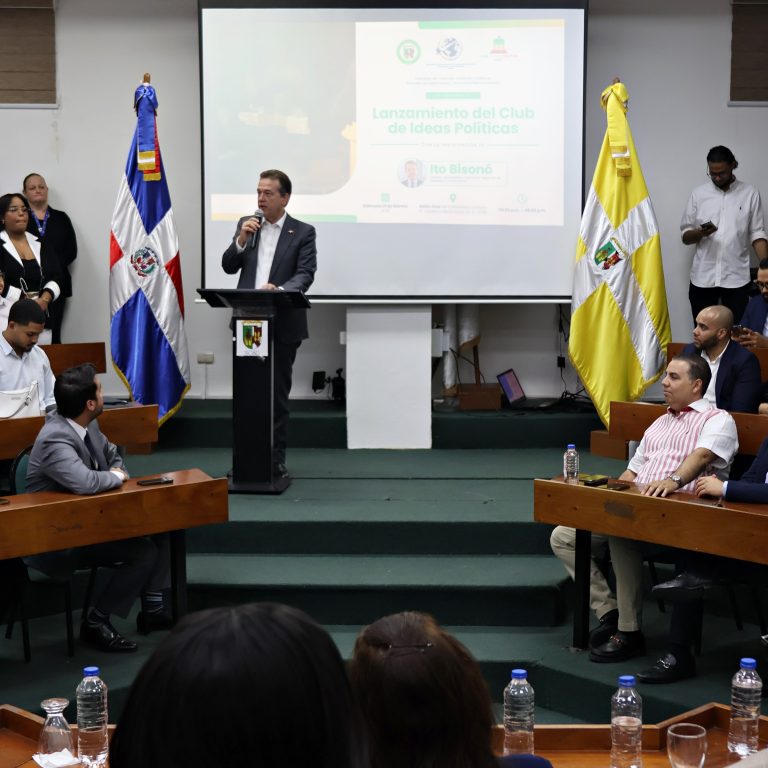 Ito Bisonó durante reflexión sobre estado actual de la democracia en República Dominicana - CIP UCSD