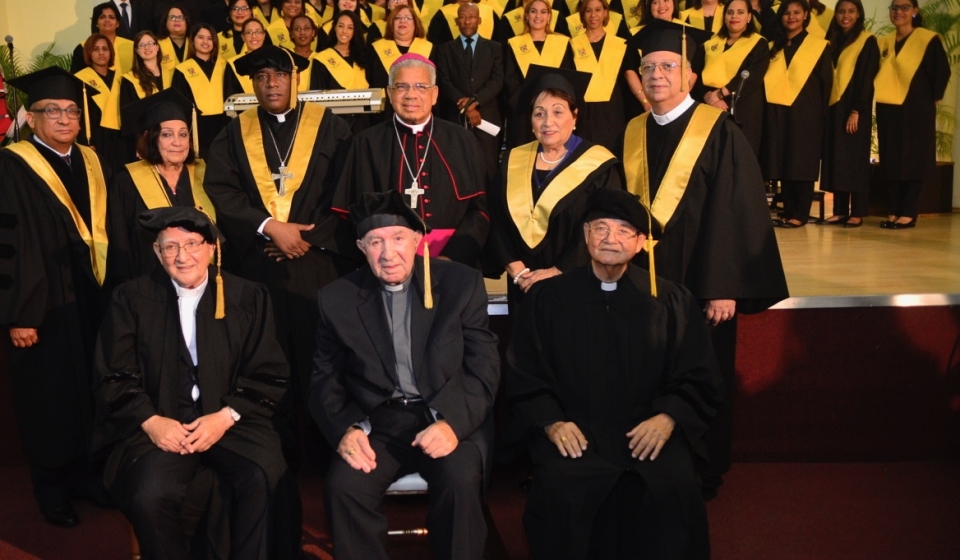 P. Ramón Alonso Beato, exrector UCSD, recibe título Doctor Honoris Causa.